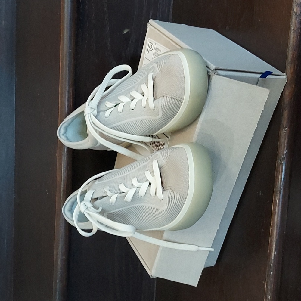 Rothy's The Lace Up Sneaker in vintage gray
